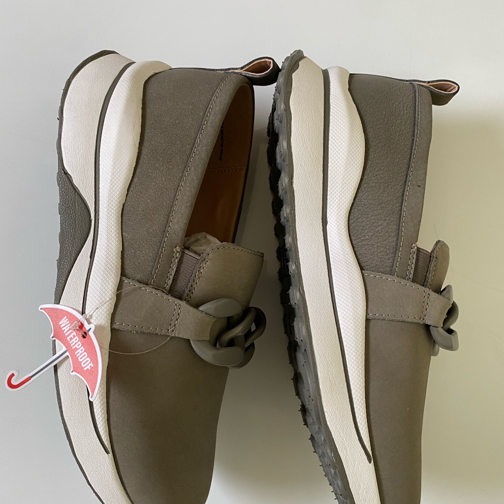 Blondo Woman’s Waterproof Sneakers